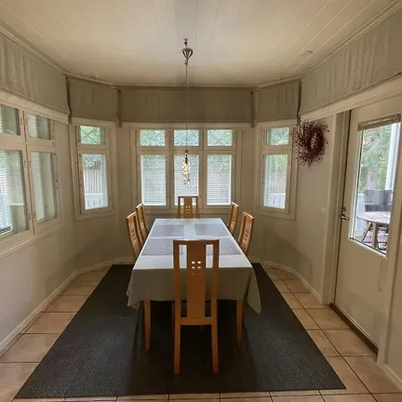 Spacious For 5 With Sauna 公寓