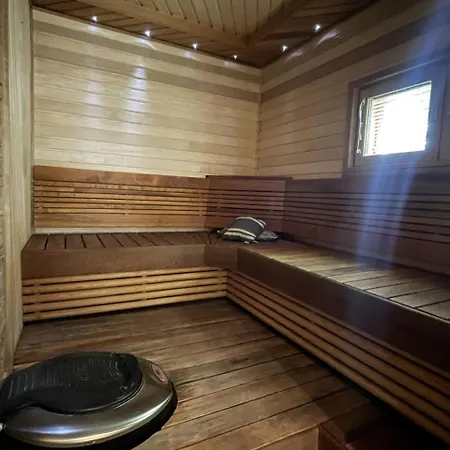 Spacious For 5 With Sauna * Vaasa