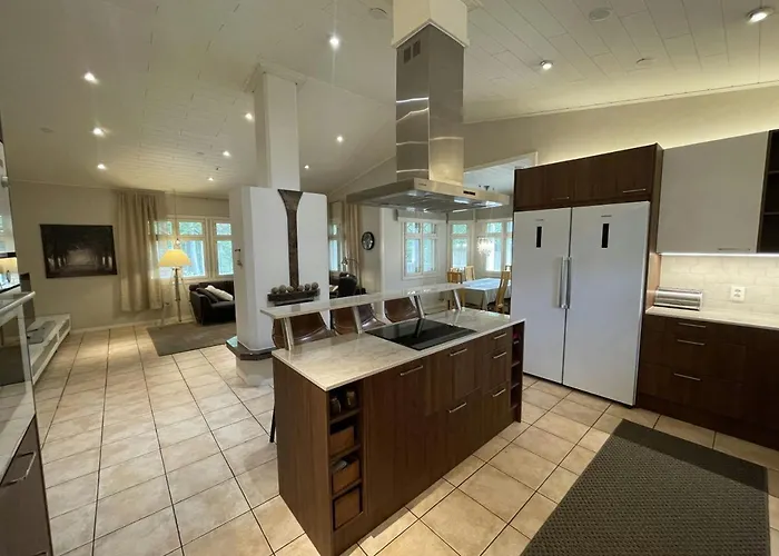 Spacious For 5 With Sauna * Vaasa